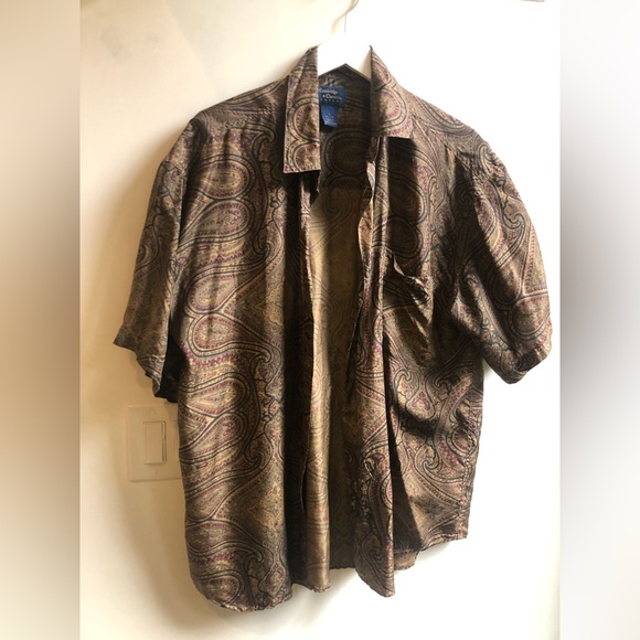 Gorgeous 100% silk patterned button up! Fits up to XXL - Picture 4 of 4